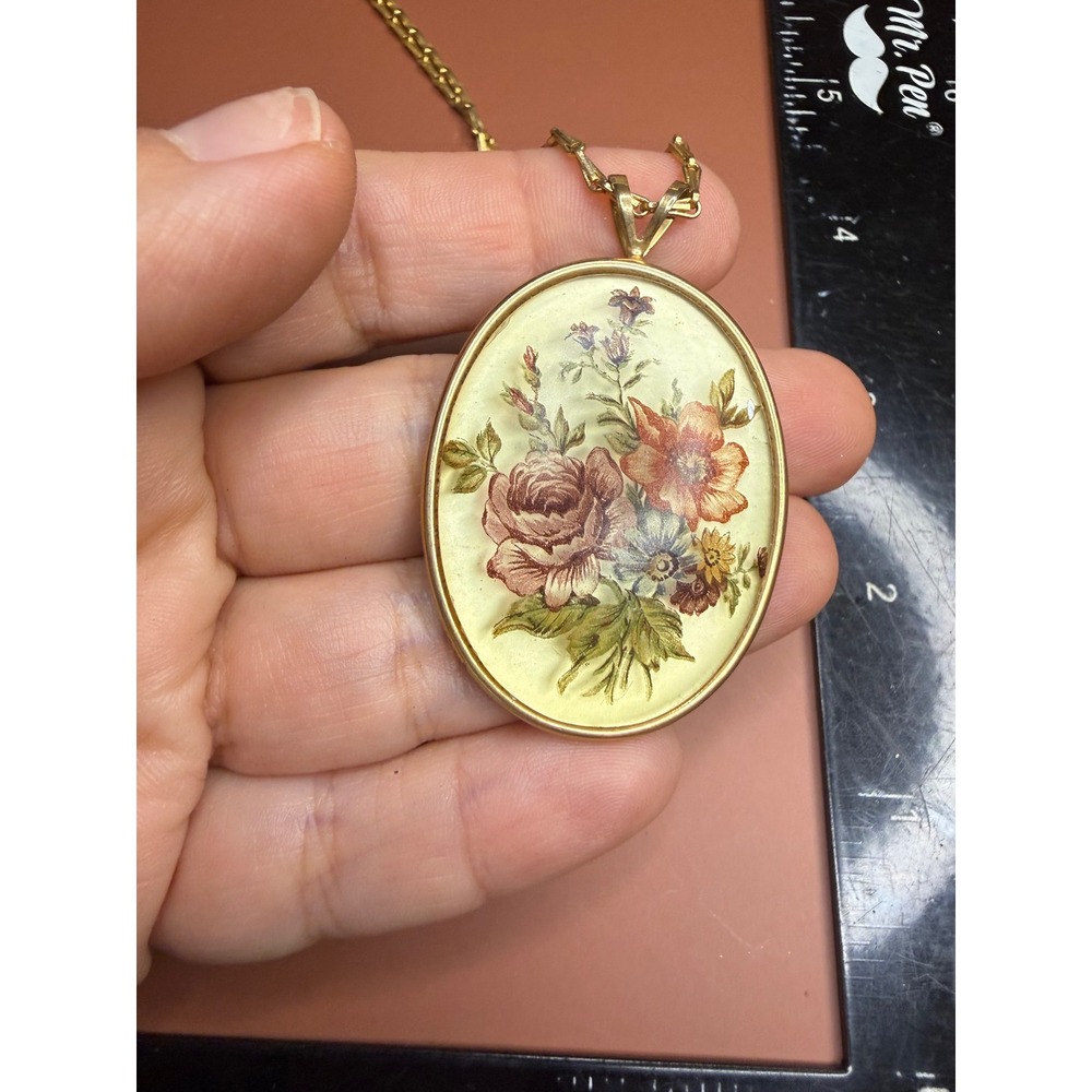 Vintage Gold Tone Oval Floral Bouquet Pendant Necklace Botanical Cottagecore